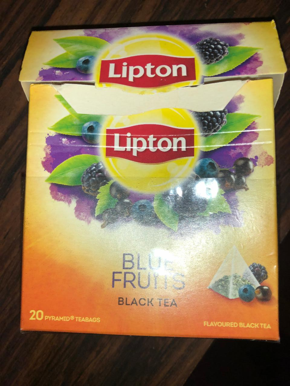 Photo - Lipton Blueberry Fruits Black Tea 36 g (20 Tea Bags)