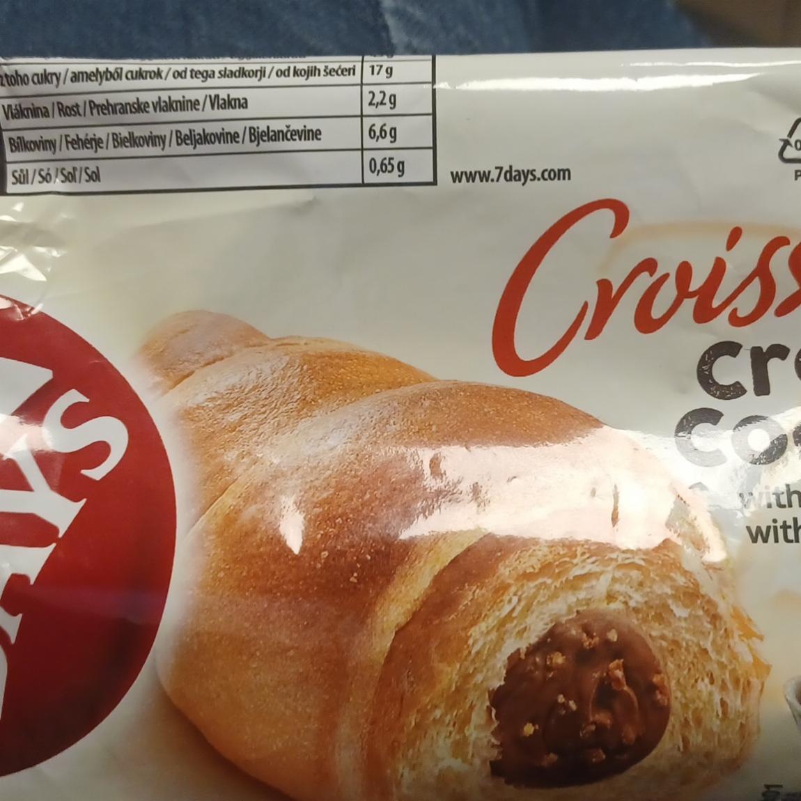 Photo - Croissant cream cookies with hazelnut filling and cookie pieces 7 Days