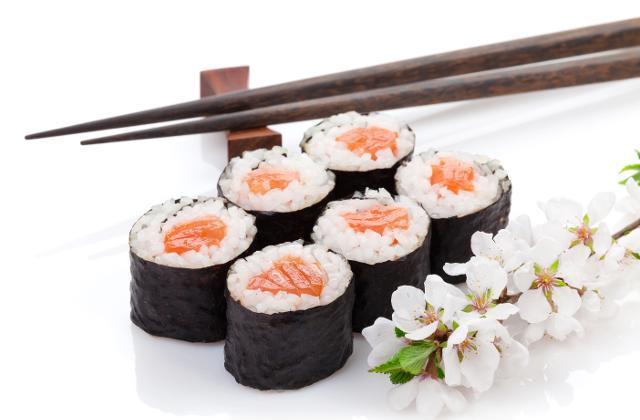 Photo - Sushi maki salmon