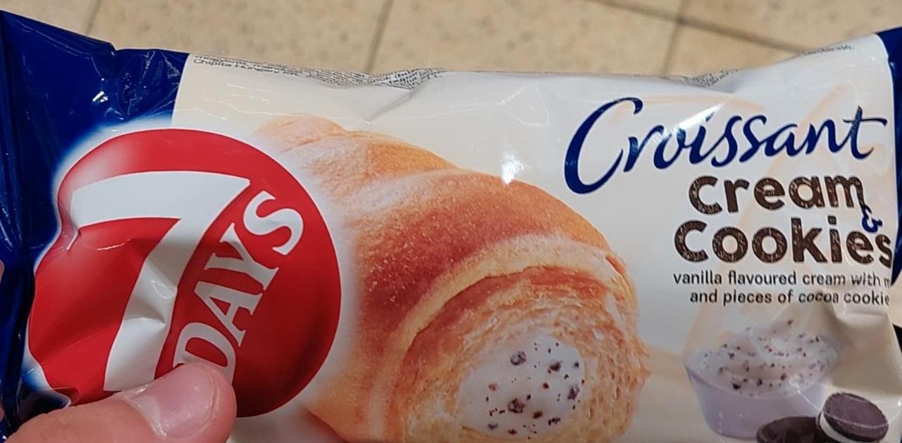 Photo - 7 Days Cream & Cookies Vanilla Flavour Cream with Milk and Pieces of Cookies Croissant 60 g